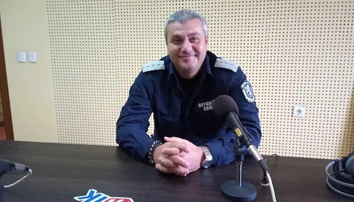 Полицейският инспектор сподели, че обича да помага на хората Полицейският инспектор сподели, че обича да помага на хората