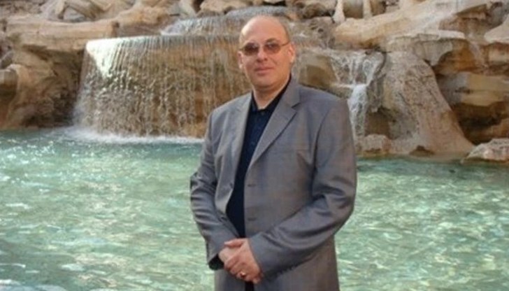 Той бе дългогодишен главен редактор на в. „Телеграф“ Той бе дългогодишен главен редактор на в. „Телеграф“