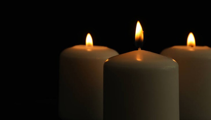 Знамената пред сградата на общината ще бъдат свалени наполовина