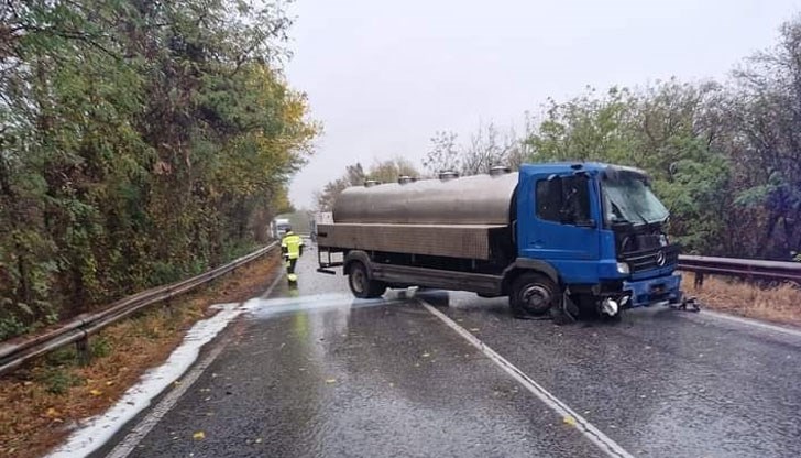 Два тира са се ударили край село Поликраище