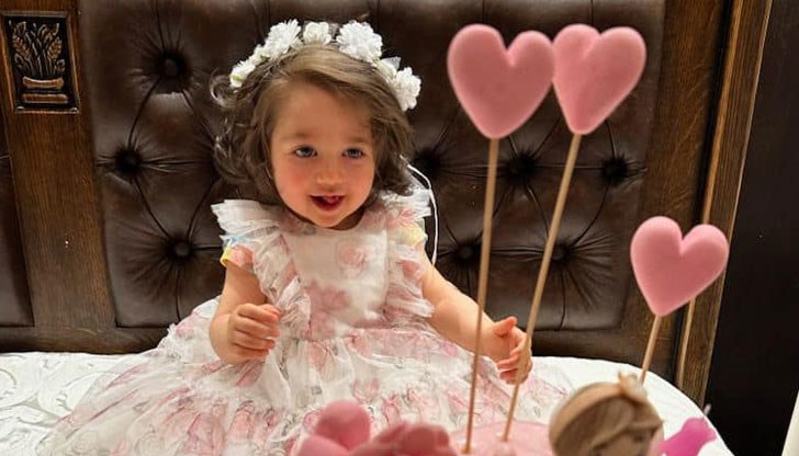 Виктория празнува първия си рожден ден Виктория празнува първия си рожден ден