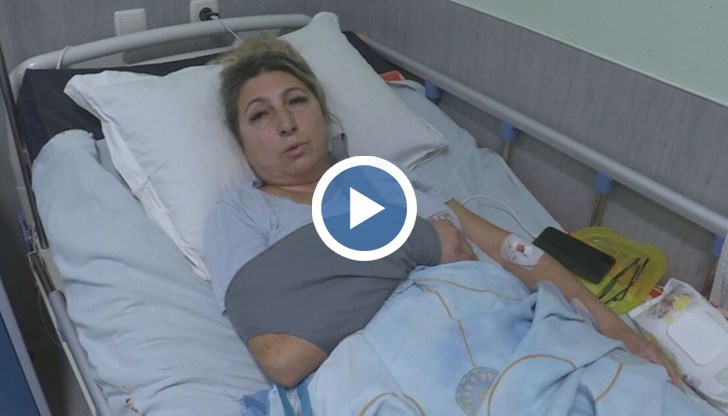 Изхвърли ме по стълбите. Той е двуметров мъж. Той ме хвана, вдигна и хвърли