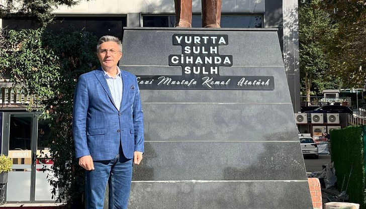 Според източници, близкото отношение на Карадайъ към Турция има общо с решението за свалянето му от председателския пост