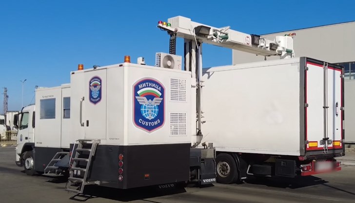 Според документите камионът е бил натоварен с ябълки Според документите камионът е бил натоварен с ябълки