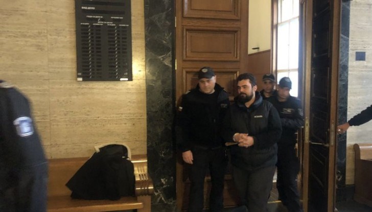 В съдебната зала мъжът пожела незабавно да бъде екстрадиран в Австрия