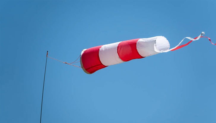 Бурята "Деби" ще влоши времето, предупредиха от метеорологичната служба Бурята "Деби" ще влоши времето, предупредиха от метеорологичната служба