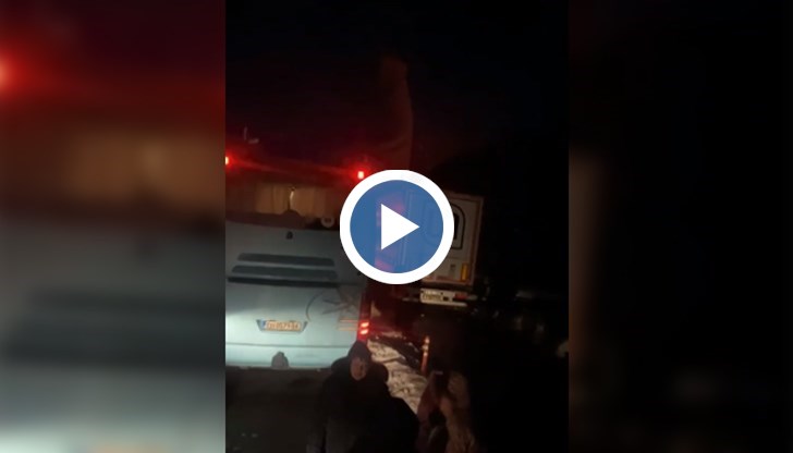 Обстановката в страната остава сложна