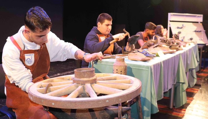 Ученици показаха усвоени умения, а ръководството на училището получи отличия