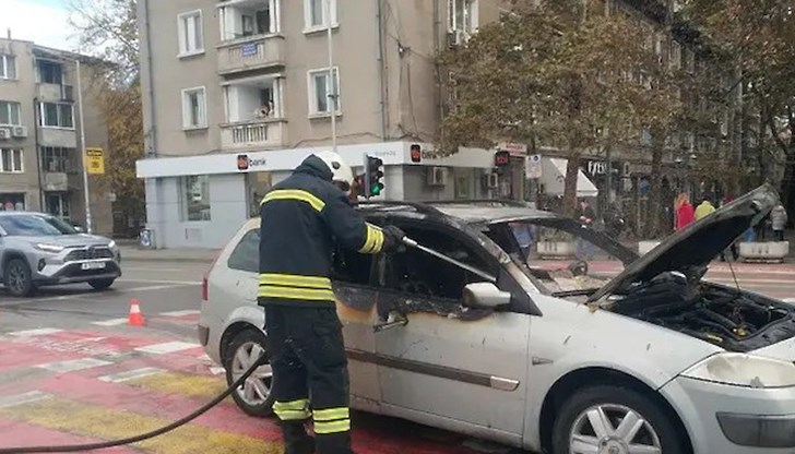 Екипи на полицията и пожарната са на мястото