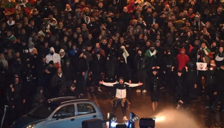 Футболният съюз е за тежко уволнение и за махане веднага, заяви депутатът от ИТН