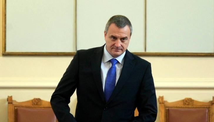 Министър-председателят се изказа абсолютно неподготвен, той няма представа от нормативната база на ДАНС, заяви бившият председател на ДАНС Министър-председателят се изказа абсолютно неподготвен, той няма представа от нормативната база на ДАНС, заяви бившият председател на ДАНС