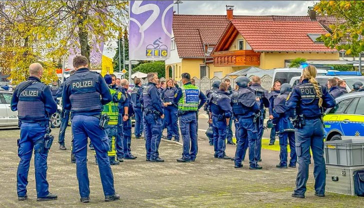 Полицията и прокуратурата в югозападния град Офенбург заявиха, че подозират "личен мотив" в спора между двамата непълнолетни