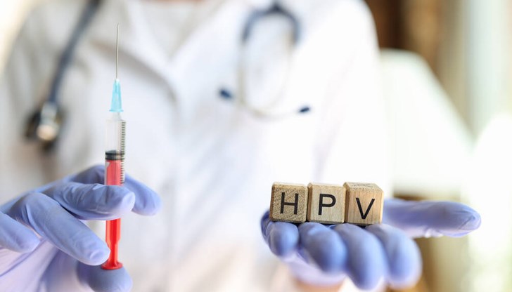 Папилома вирусът се предава предимно по полов път и може да причини рак на маточната шийка и на други полови органи при жените и при мъжете