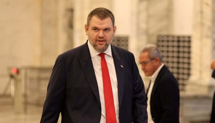 С тревога наблюдавам вашата управленска безпомощност да се справите с климатично предизвикателство снеговалеж