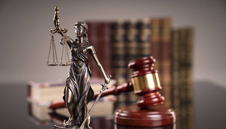 Този безсрамен акт се случва, след като много граници на приличието и закона бяха прекрачени Този безсрамен акт се случва, след като много граници на приличието и закона бяха прекрачени