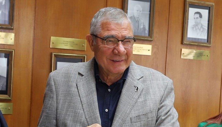 Той присъства на представянето на изложбата „Поглед от другата страна на света“ и книгата „Антарктическият стопаджия“