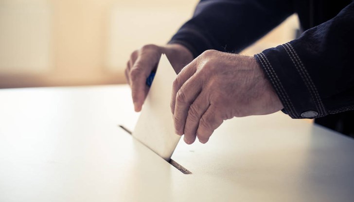 Причината е, че на втория тур и двамата кандидати получиха абсолютно равна подкрепа Причината е, че на втория тур и двамата кандидати получиха абсолютно равна подкрепа