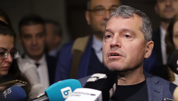 Имаме финансов министър, който долно лъже и предлага българската земя от държавния поземлен фонд на нищожна цена Имаме финансов министър, който долно лъже и предлага българската земя от държавния поземлен фонд на нищожна цена