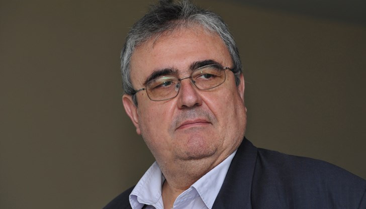 По думите на политолога, Румен Радев е свикнал на "безгранична безконтролна власт"