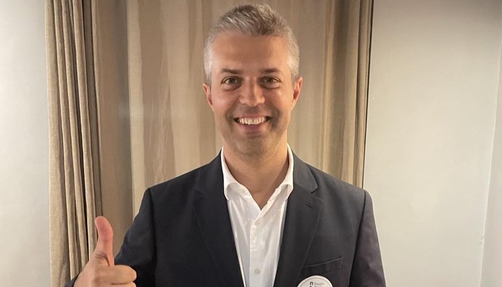 Благомир Коцев е син на Рубин Коцев, известен в Русе като "Бижуто" Благомир Коцев е син на Рубин Коцев, известен в Русе като "Бижуто"