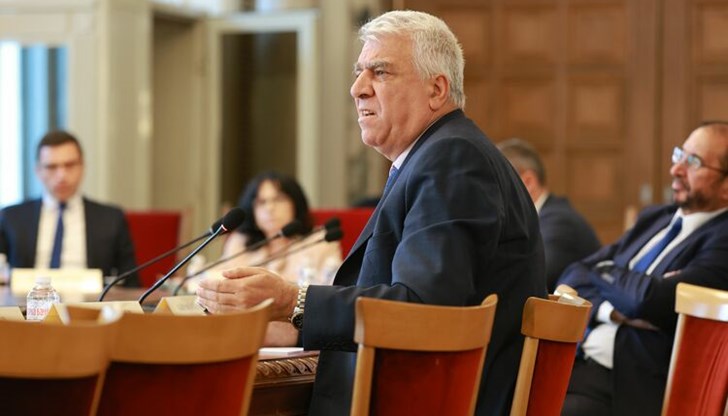 Румен Гечев обясни намерението на управляващите с частни интереси Румен Гечев обясни намерението на управляващите с частни интереси