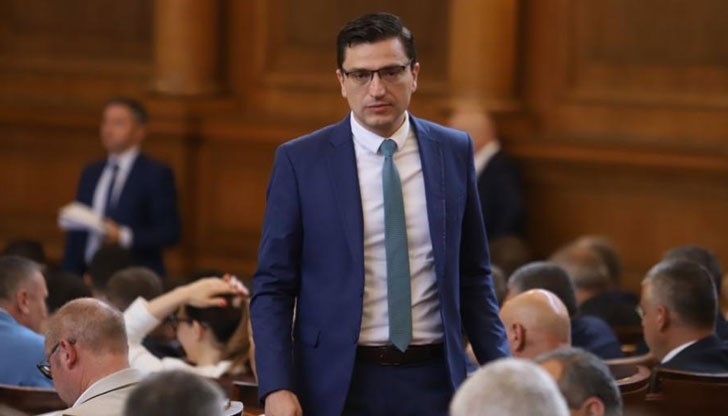 Приветстваме прокуратурата да се задейства и по други ключови казуси в енергията като "Пелетигейт", заяви Венко Сабрутев