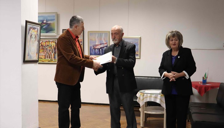 Експозицията ще може да бъде разгледана до 16 ноември в галерията на „Борисова“ 6