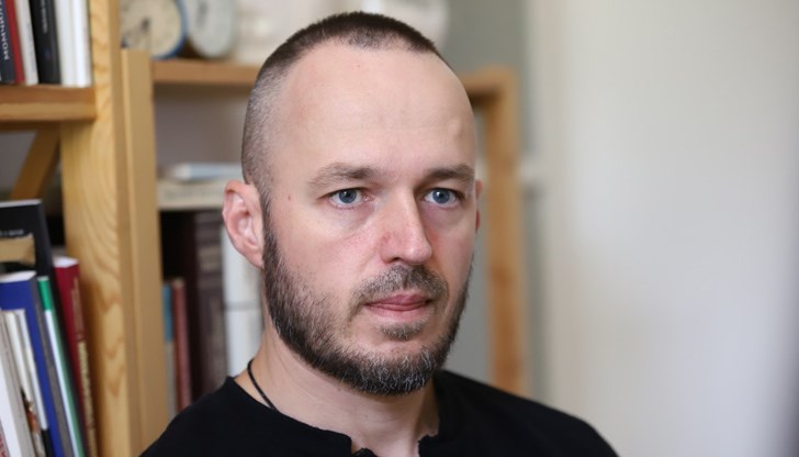 Поляризацията в обществото доведе до ниската избирателна активност, коментира доц. Стойчев