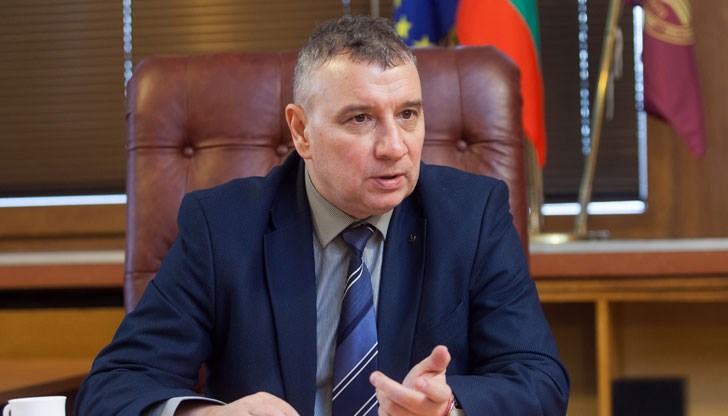 Образованието е приоритет на правителството, но дали е и на всички партии, които участват в некоалицията, чуди се ректорът на УНСС Образованието е приоритет на правителството, но дали е и на всички партии, които участват в некоалицията, чуди се ректорът на УНСС