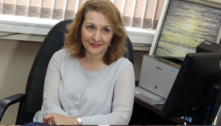 Проблем е, че от известно време ДПС се оказа с двама лидери, коментира политическият психолог