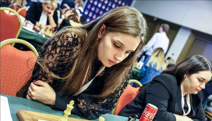 Шахматистката ни не е получила нищо от федерациите през годините, навсякъде е участвала и се е готвила с лични средства и благодарение на спонсори Шахматистката ни не е получила нищо от федерациите през годините, навсякъде е участвала и се е готвила с лични средства и благодарение на спонсори