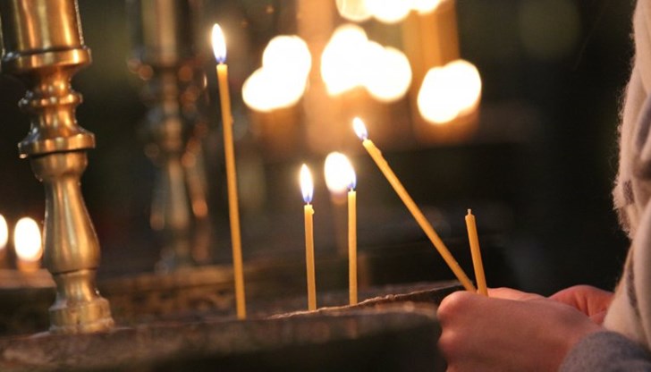 Архангеловата задушница се отбелязва в съботата преди празника на св. Архангел Михаил (8 ноември) Архангеловата задушница се отбелязва в съботата преди празника на св. Архангел Михаил (8 ноември)