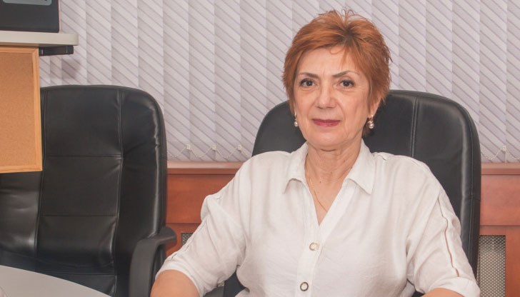 Началничката на РУО е принудила старши експерт да извърши повторно проверка против волята си