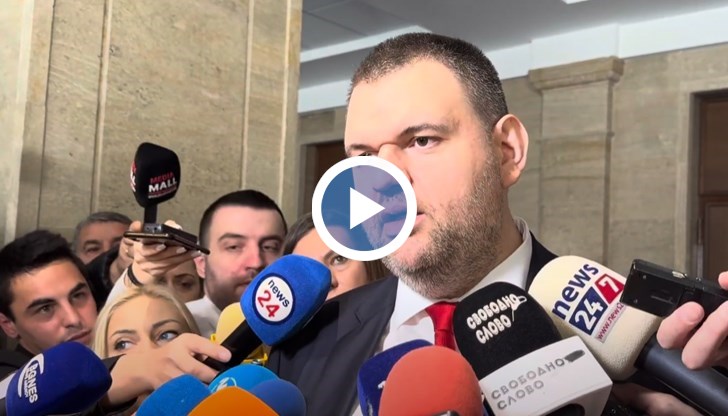 Какво трябваше да направят полицаите!? Да оставят да ги пребият!?