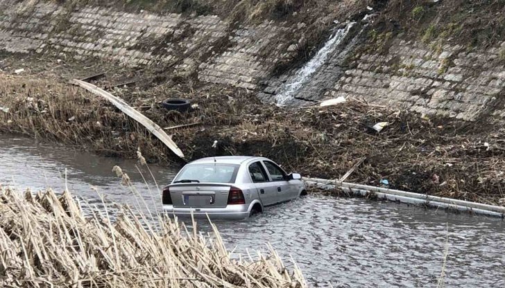 Катастрофа между два автомобила на пътя между Якоруда и село Черна места