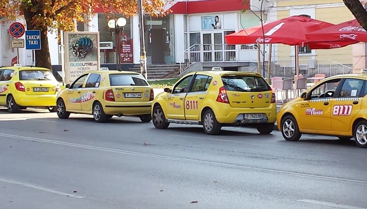 30-годишният мъж отмъкнал монетник, тото фишове, документи, няколко телефона и пари в брой 30-годишният мъж отмъкнал монетник, тото фишове, документи, няколко телефона и пари в брой