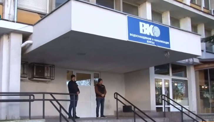 Причината за акцията са получени сигнали за злоупотреби