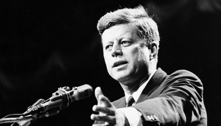 Президент на САЩ, е убит при атентат на 22 ноември 1963 година Президент на САЩ, е убит при атентат на 22 ноември 1963 година