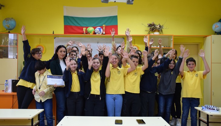 Ученици от 19 училища номинираха чрез емоционални видео послания 27 учители