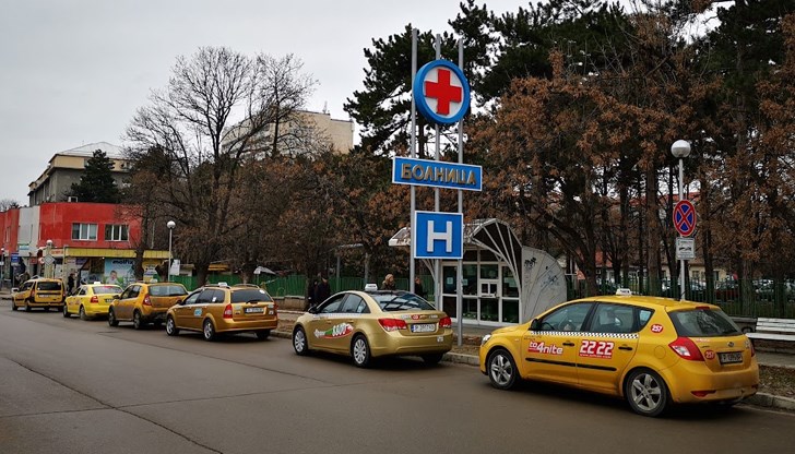 Община Русе напомня на таксиметровите превозвачи, че тече срокът за преиздаване на разрешенията им