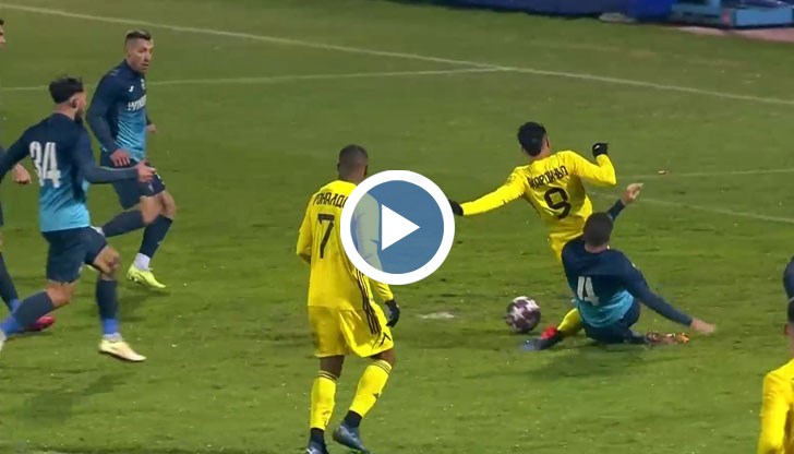 Вторият гол за "сините" падна в 47-та минута