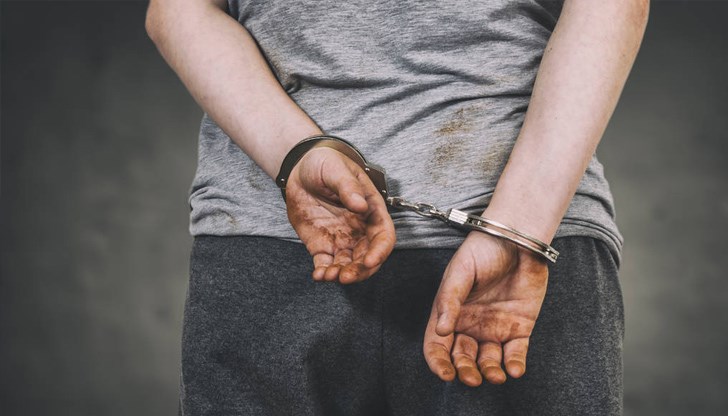 24-годишният сириец душил, удрял и заплашил потърпевшия, че ще го заколи