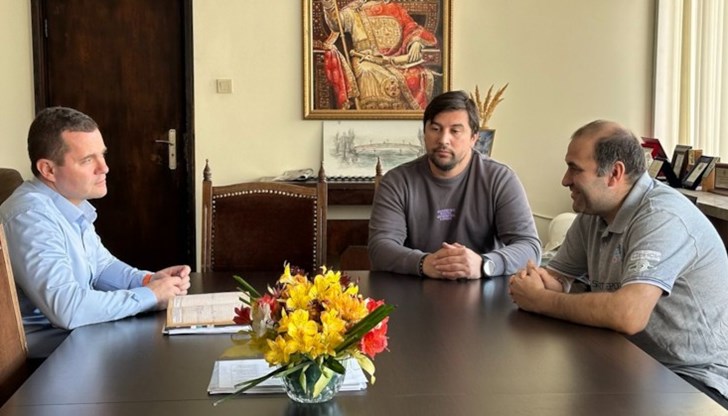 Община Русе подкрепя дейността и на СК за интеграция „Дунав 2013“, чиито членове имат зрителни увреждания