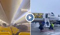 Дим предизвина паника на борда на самолет