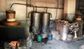 Митнически инспектори удариха два казана за ракия