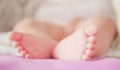Бебе почина от морбили в Румъния