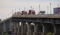 Интензивен трафик за товарни автомобили на Дунав мост