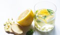 Вода с лимон и джинджифил е лек срещу преяждането
