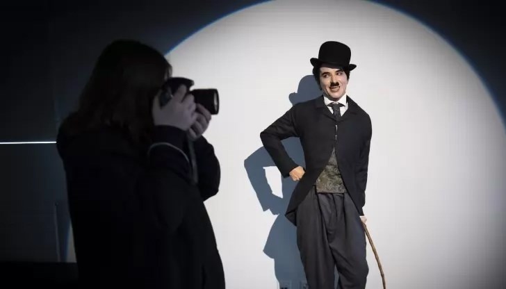 Комедийният гений издъхва в имението си във Швейцария Комедийният гений издъхва в имението си във Швейцария