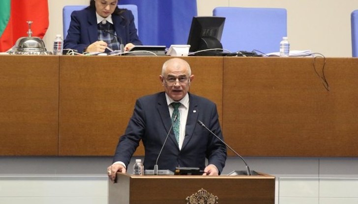 От левицата предлагат и освобождаване от данък за младите хора до 26 години